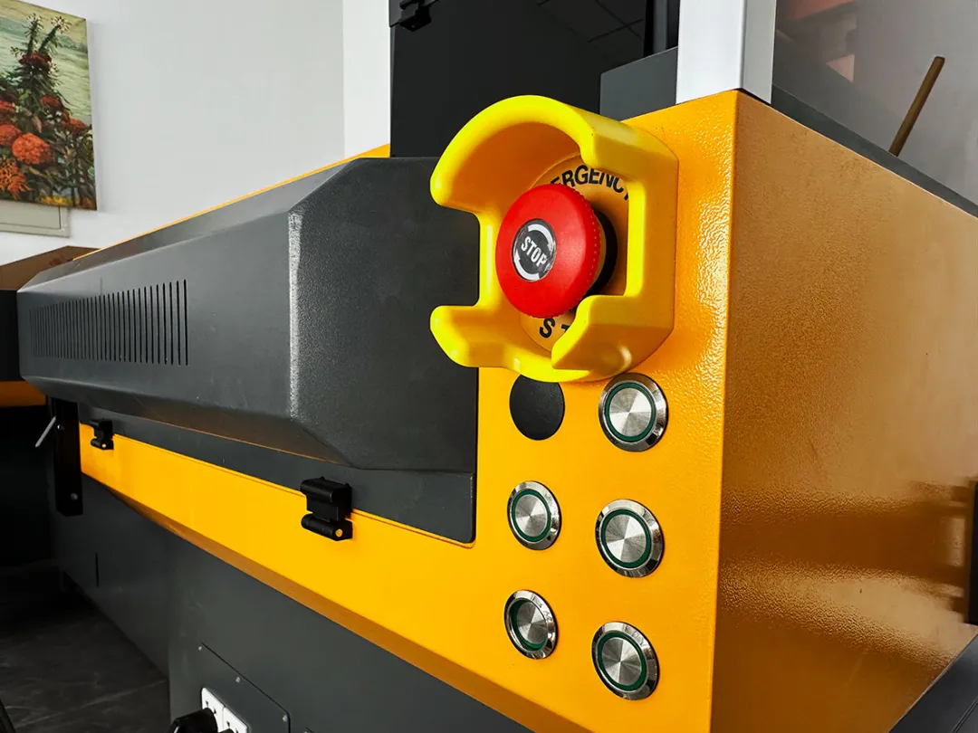 ? 撥開迷霧,洞見真章:UV打印機價格與選購全解析